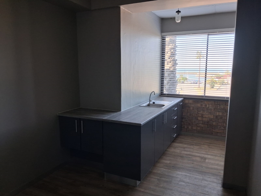 To Let Commercial Property for Rent in Quigney Eastern Cape